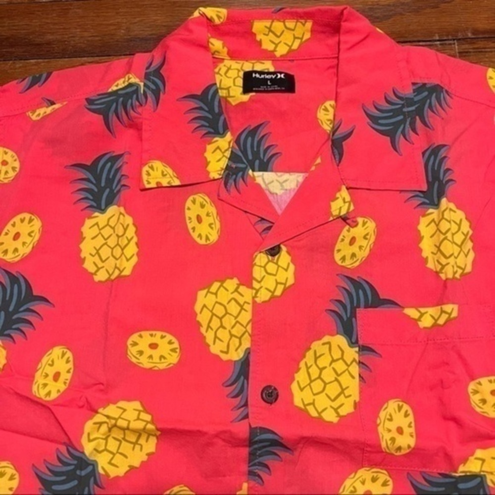Hurley new pineapple button down 🍍 - Picture 2 of 2
